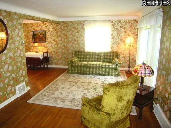 5th image of 14412 Broxton Ave