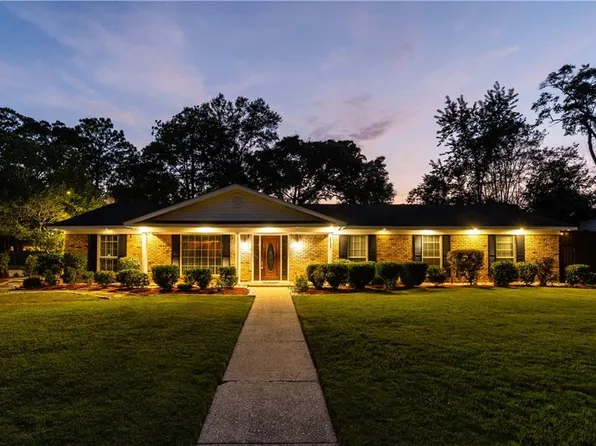 814 Pinemont Dr, Mobile, AL 36609