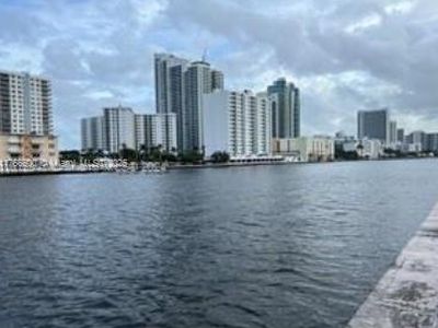 1000 Parkview Dr APT 304, Hallandale, FL, 33009