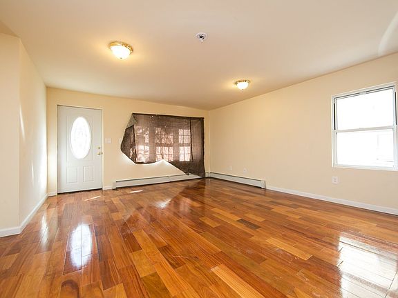4th image of 15617 110th Ave