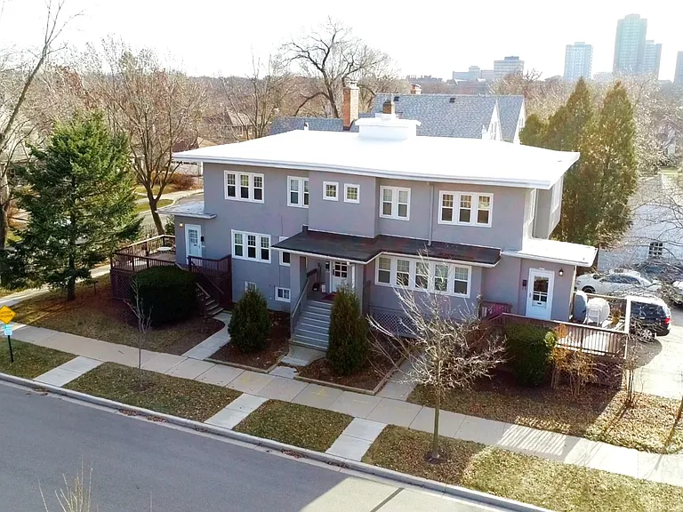 2215-2221 E Beverly Rd — Photo 1