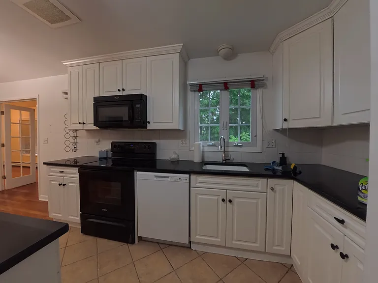 36 Derby Pl — Photo 4