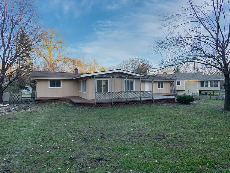 19115 Homestead Cir — Photo 27