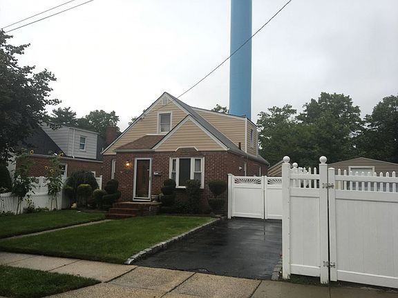 3rd image of 662 Margaret St