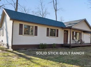 1124 S Hughes Rd, Howell, MI 48843