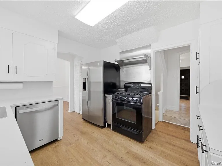 54 Vernon Pkwy — Photo 6