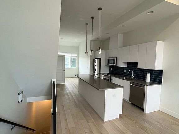 5th image of 2018 N Bryant St Unit 102