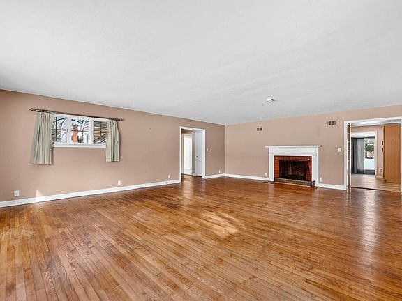 3rd image of 1671 Indian Rd