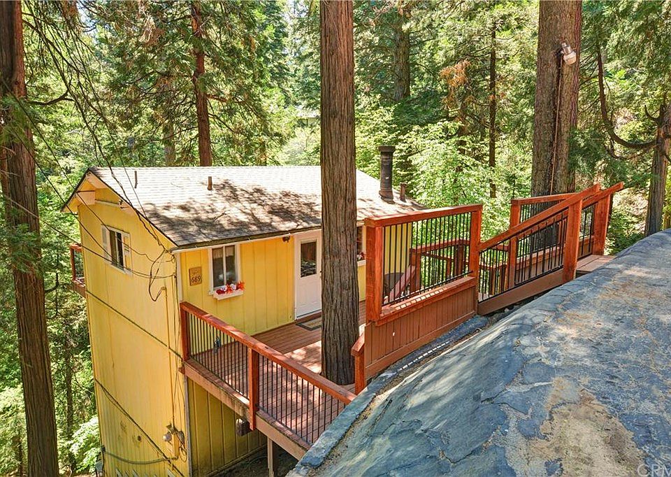 1st image of 689 Oakmont Ln