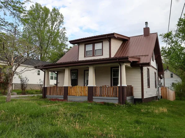 516 Jackson Ave, Pulaski, VA 24301