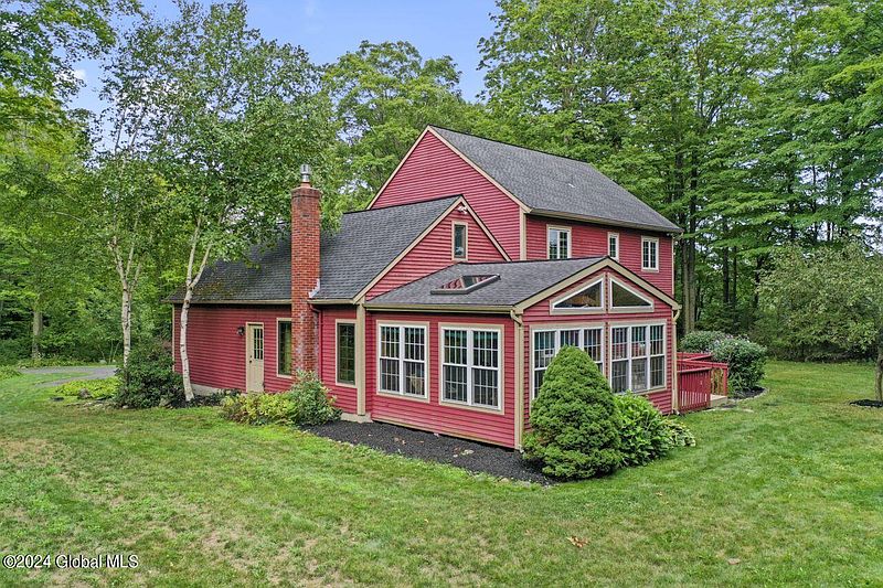 4th image of 782 Grooms Road