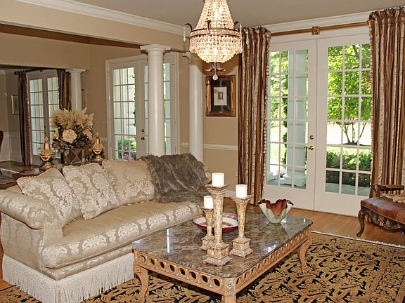 5th image of 8093 Crooked Oaks Ct