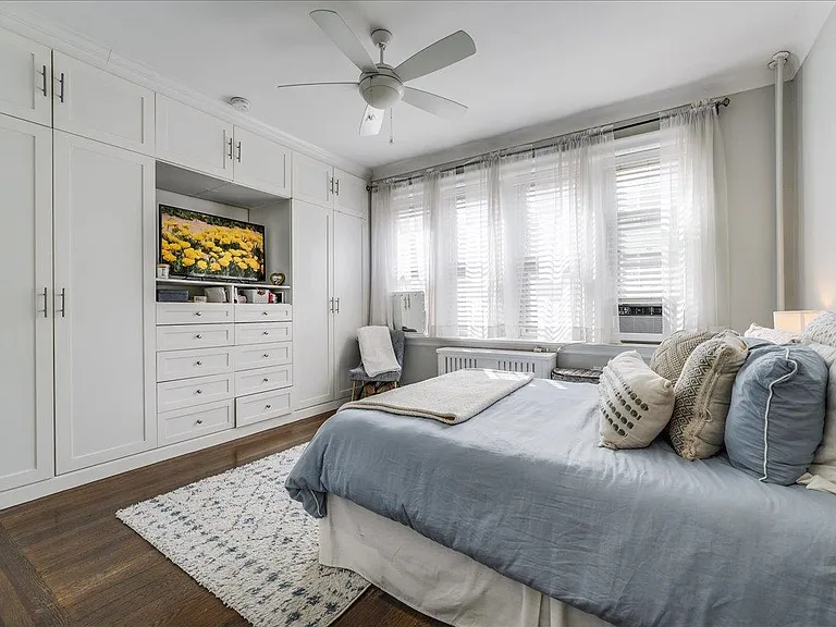 911 Willow Ave #2 — Photo 2