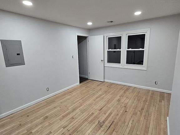 3rd image of 181 Hollywood Ave Floor 2