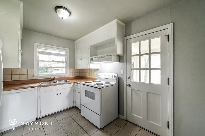 933 Clay Rd SW — Photo 7