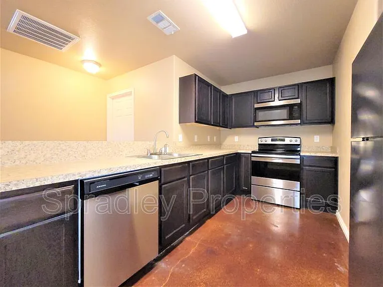1512 Brady Way — Photo 4