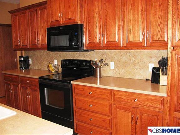 2nd image of 1043 Lakeview Dr