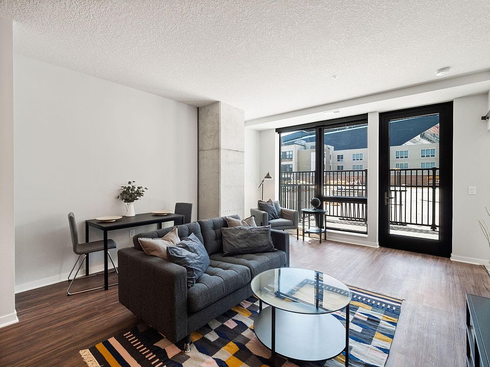 1st image of 811 Washington Ave S #401