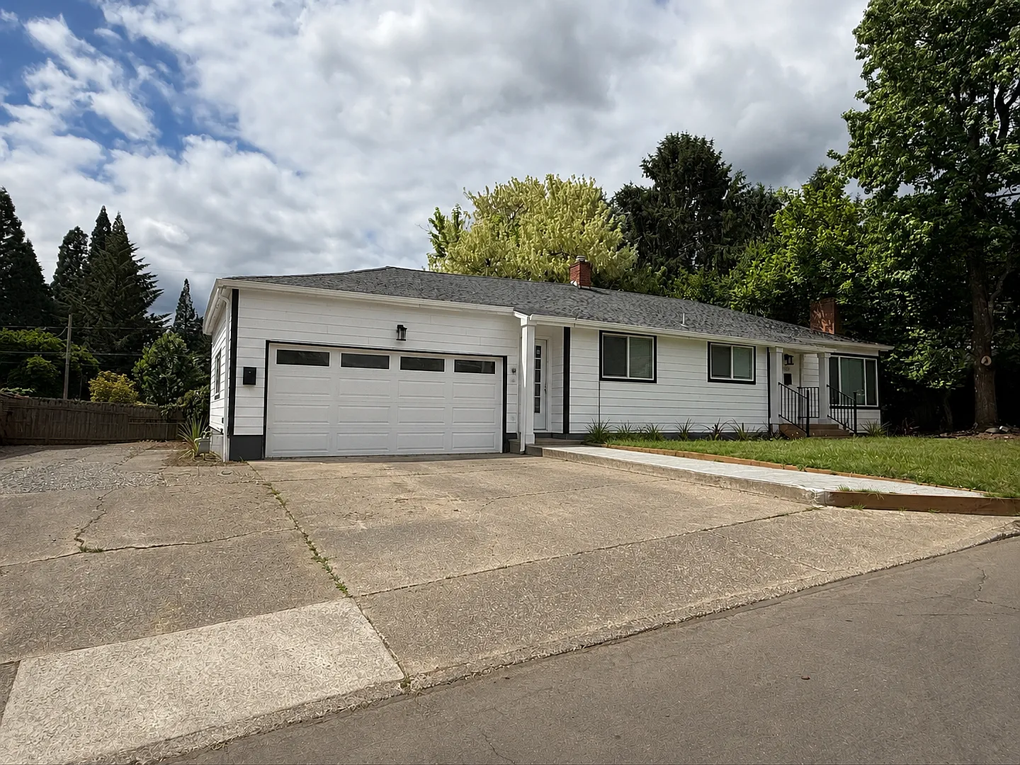 WS1613 — Photo 1