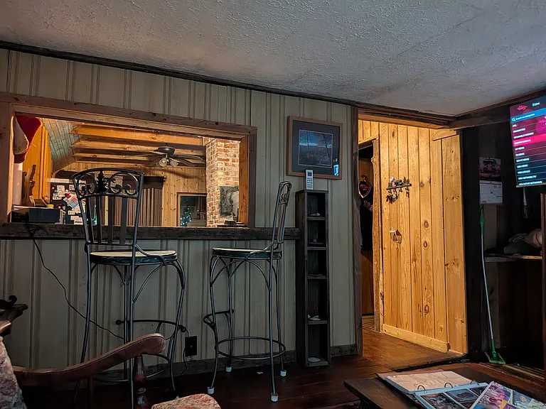 814 Heaton Creek Rd — Photo 1