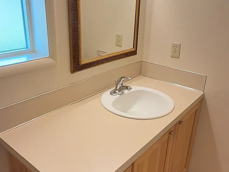 400 Beacon Hill Dr #12 — Photo 14