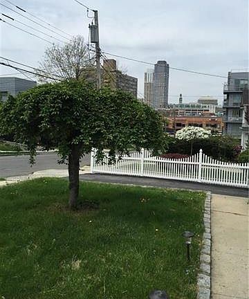 4th image of 22 Dekalb Ave