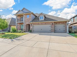 904 Superbloom Ave, Fort Worth, TX 76177