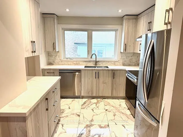 25 Donald Ave — Photo 1