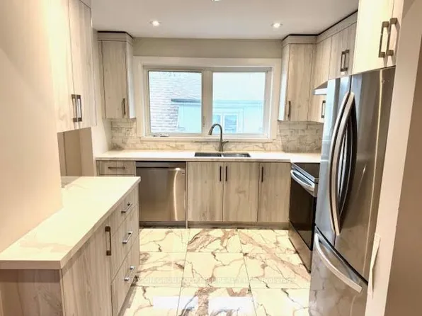 25 Donald Ave, Toronto, ON M6M 1J9