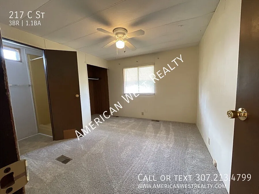217 C St — Photo 3