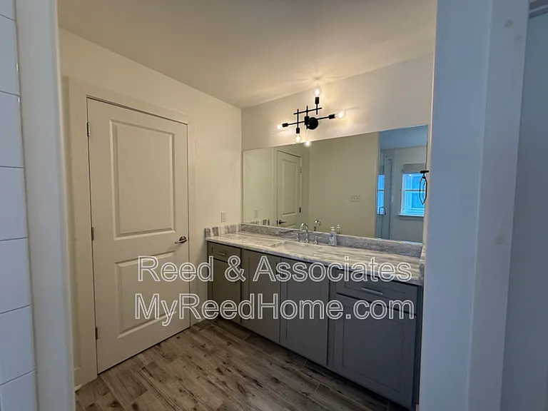 1080 Blythe St — Photo 19