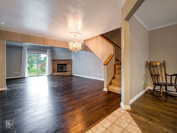 3rd image of 1715 Lexington Dr #1