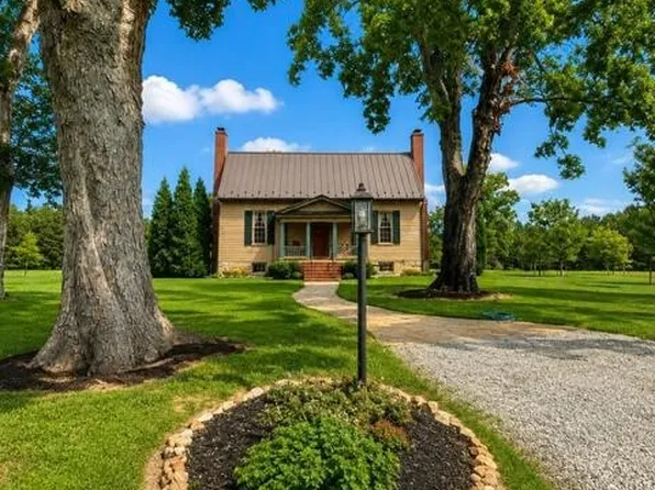 2284 Wallaces Bridge Rd, Lunenburg, VA 23952