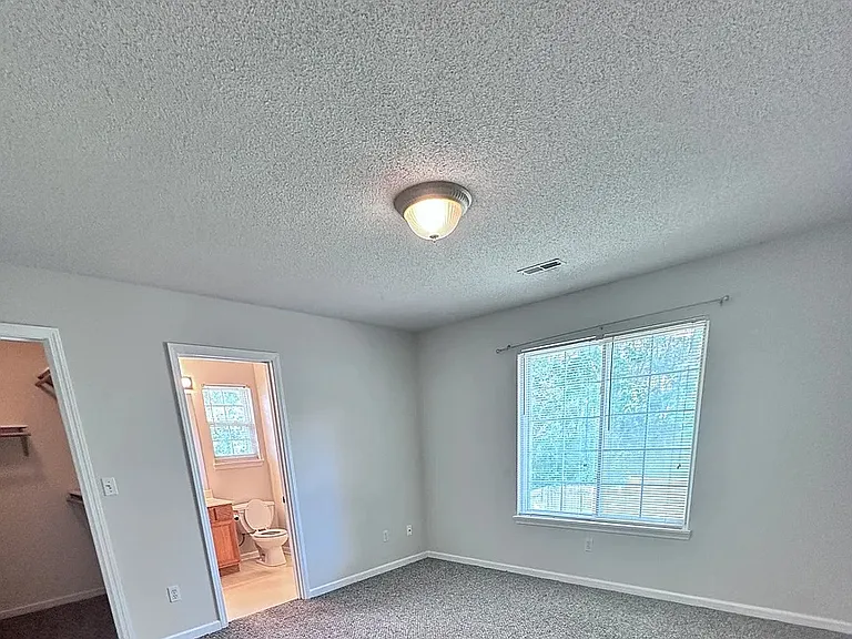 808 Sandy Ct — Photo 5