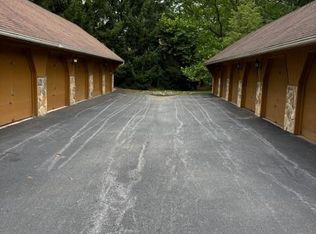 28 Valley Stream Ln, Wayne, PA 19087
