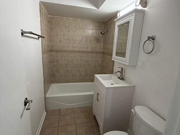 2nd image of 1015 7th Ave #11