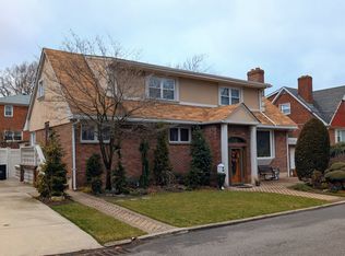 1736 202nd St #2, Bayside, NY 11360