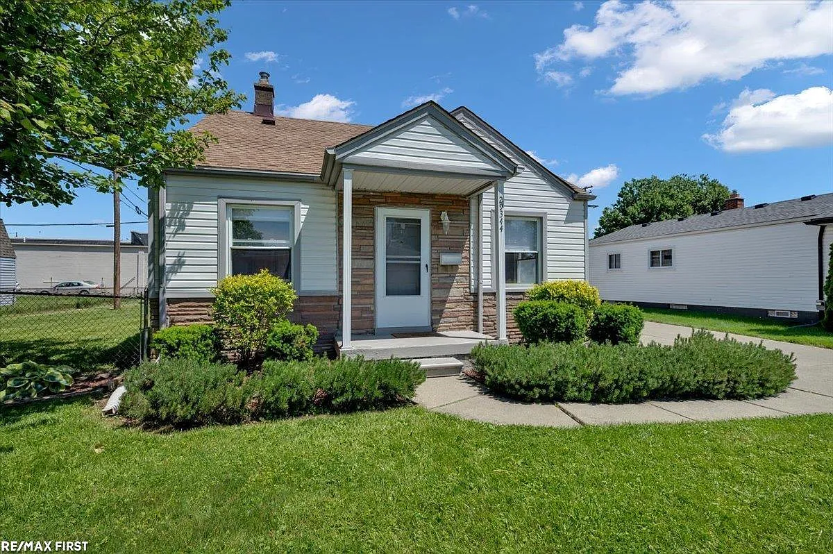 29344 Taylor St photo 1
