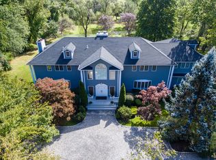 25 School Ln, Huntington, NY 11743