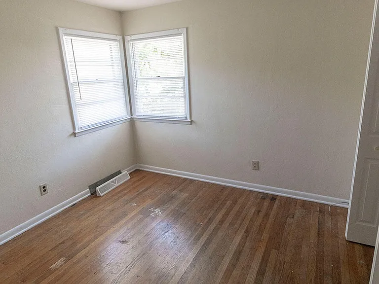 1003 Hardin St — Photo 9