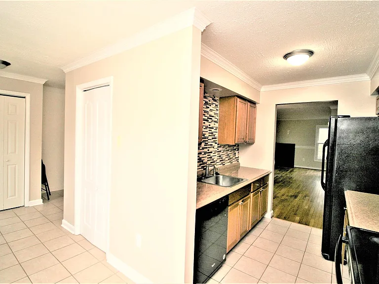 118 Middle Point Ct — Photo 7