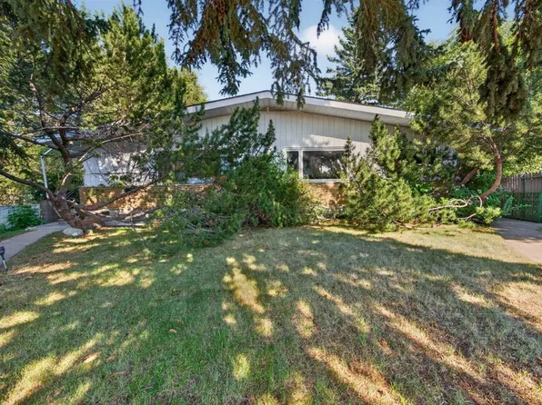 14 Rosetree Cres NW, Calgary, AB T2K 1M9