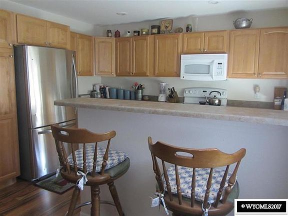 5th image of 922 Meadowlark Dr