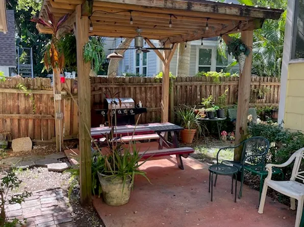 865 9th Ave S APT 4, Saint Petersburg, FL 33701