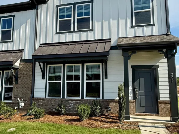 209 Silver Fleet Dr, Indian Trail, NC 28079