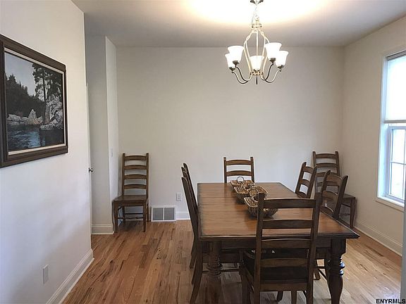 4th image of 47 Chester Dr