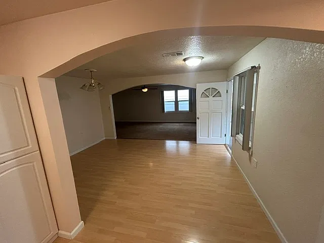 3 bed, 1400 sqft, $1,600 — Photo 4