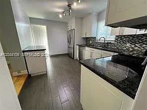 Palmetto Dr — Photo 10
