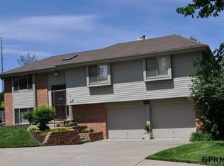 16730 Pierce Cir, Omaha, NE 68130