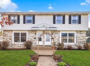 821 State St, Oconomowoc, WI 53066